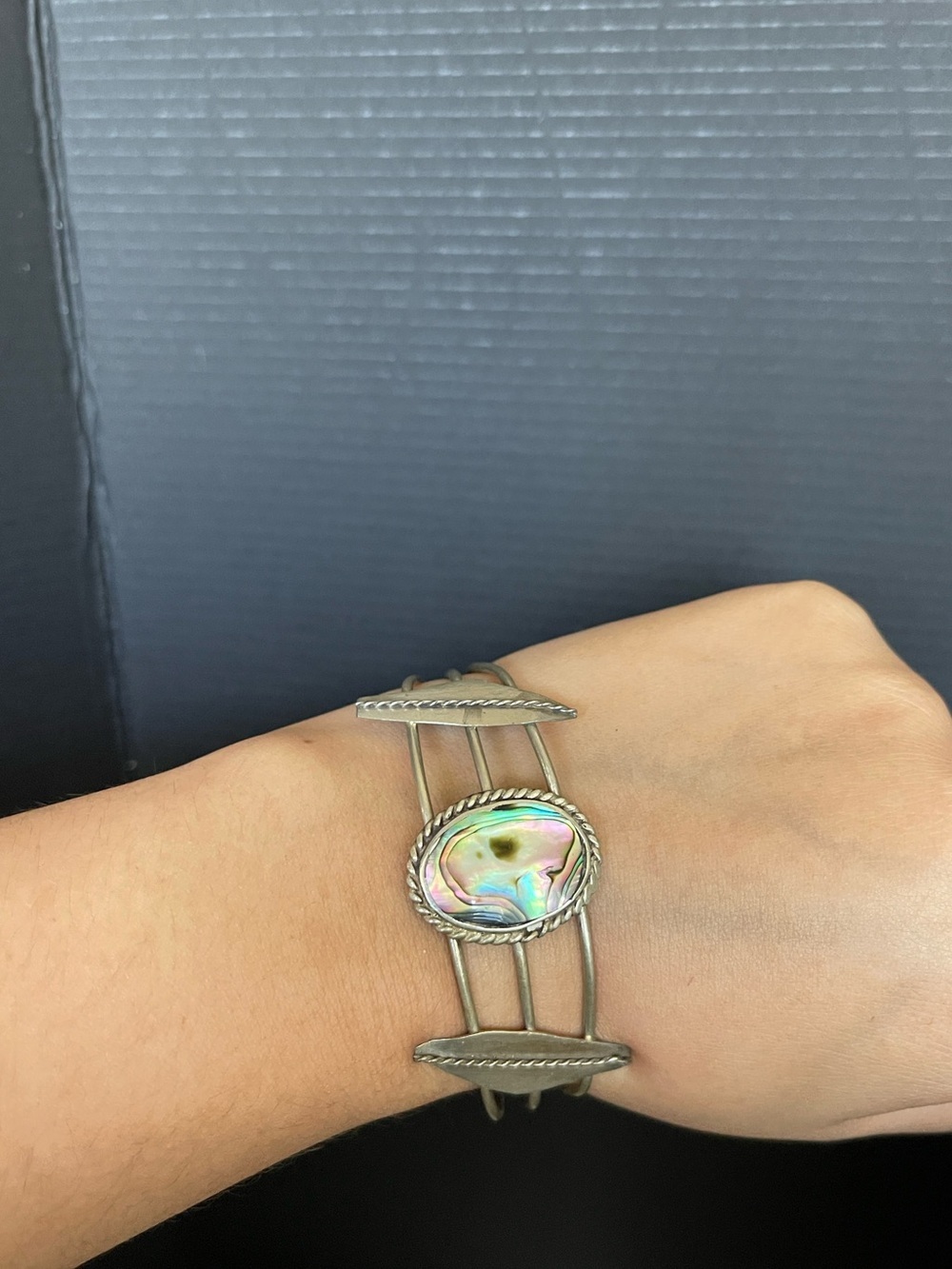 Abalone alpaca Mexico vintage leaf design cuff bracelet